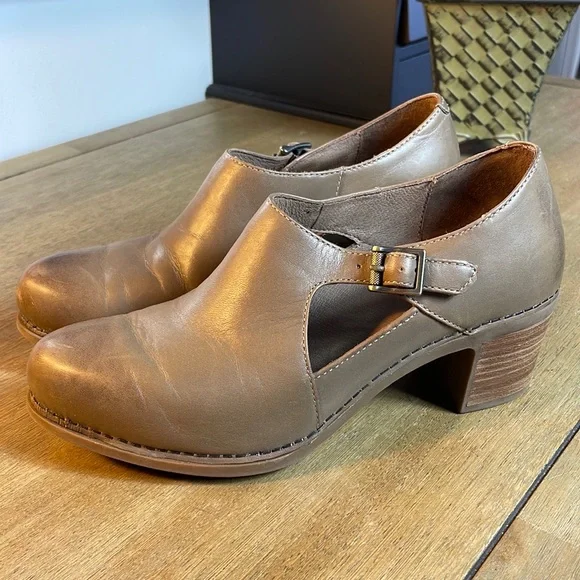 Dansko Brown Leather Heeled Mules - Picture 10 of 10